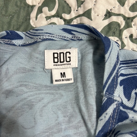 NWT Urban Outfitters Marble Print Baby Tee size M - Picture 6 of 8